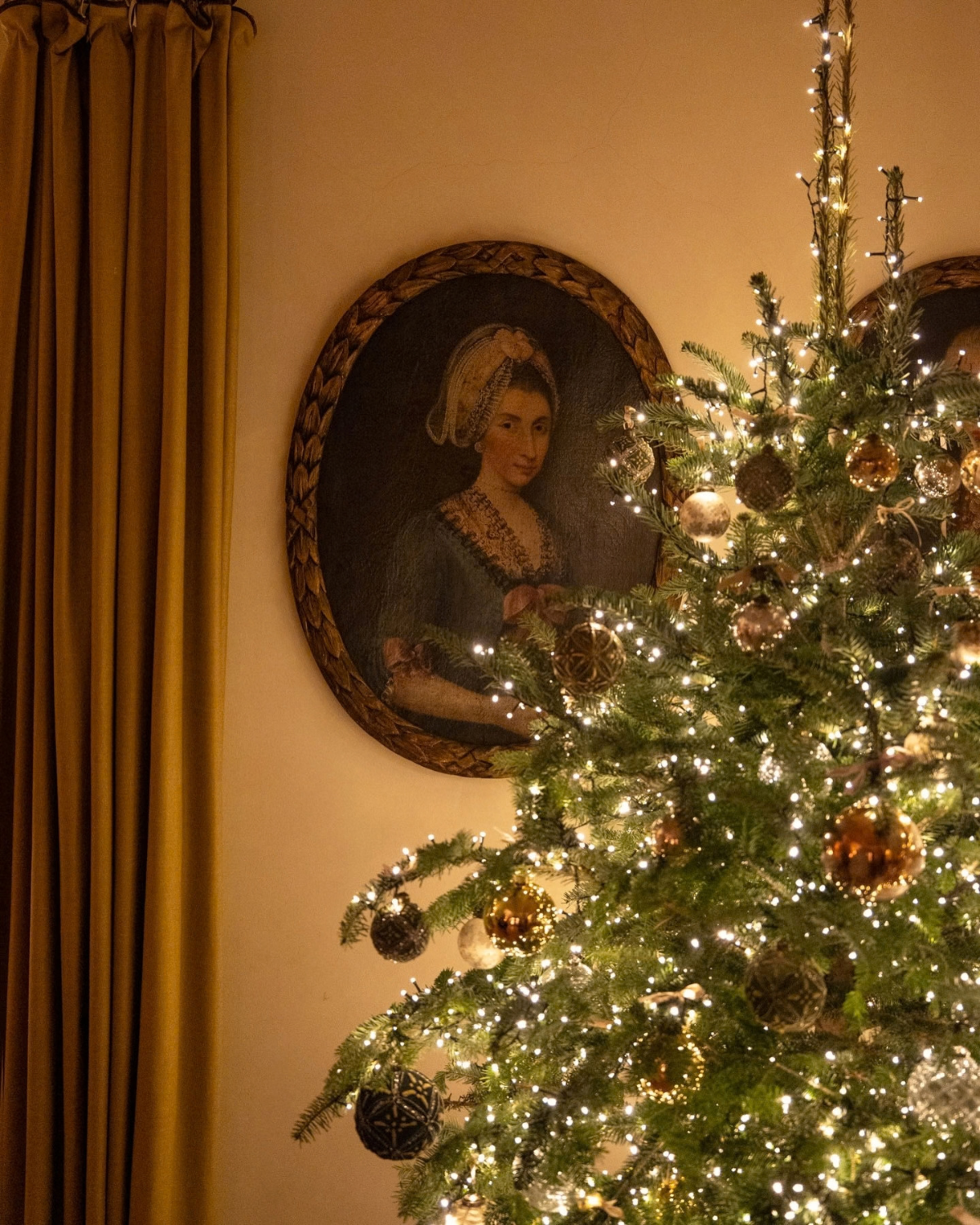 rosewood castiglion del bosco christmas tree