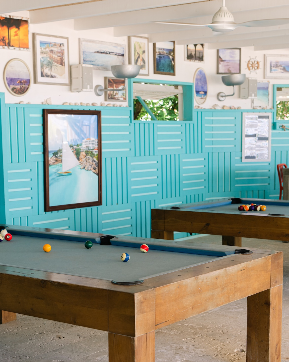 malliouhana pool table ( )